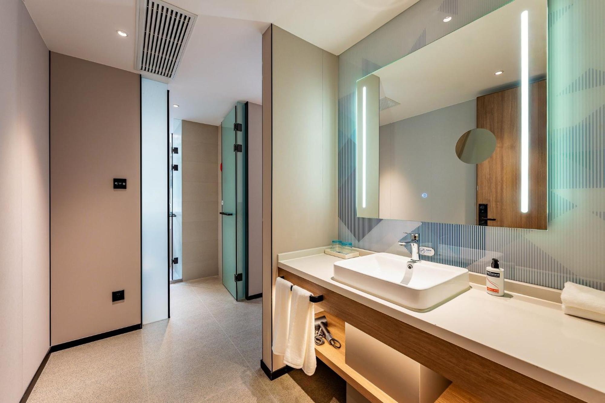 Holiday Inn Express Shanghai Jing'An Temple By Ihg Buitenkant foto