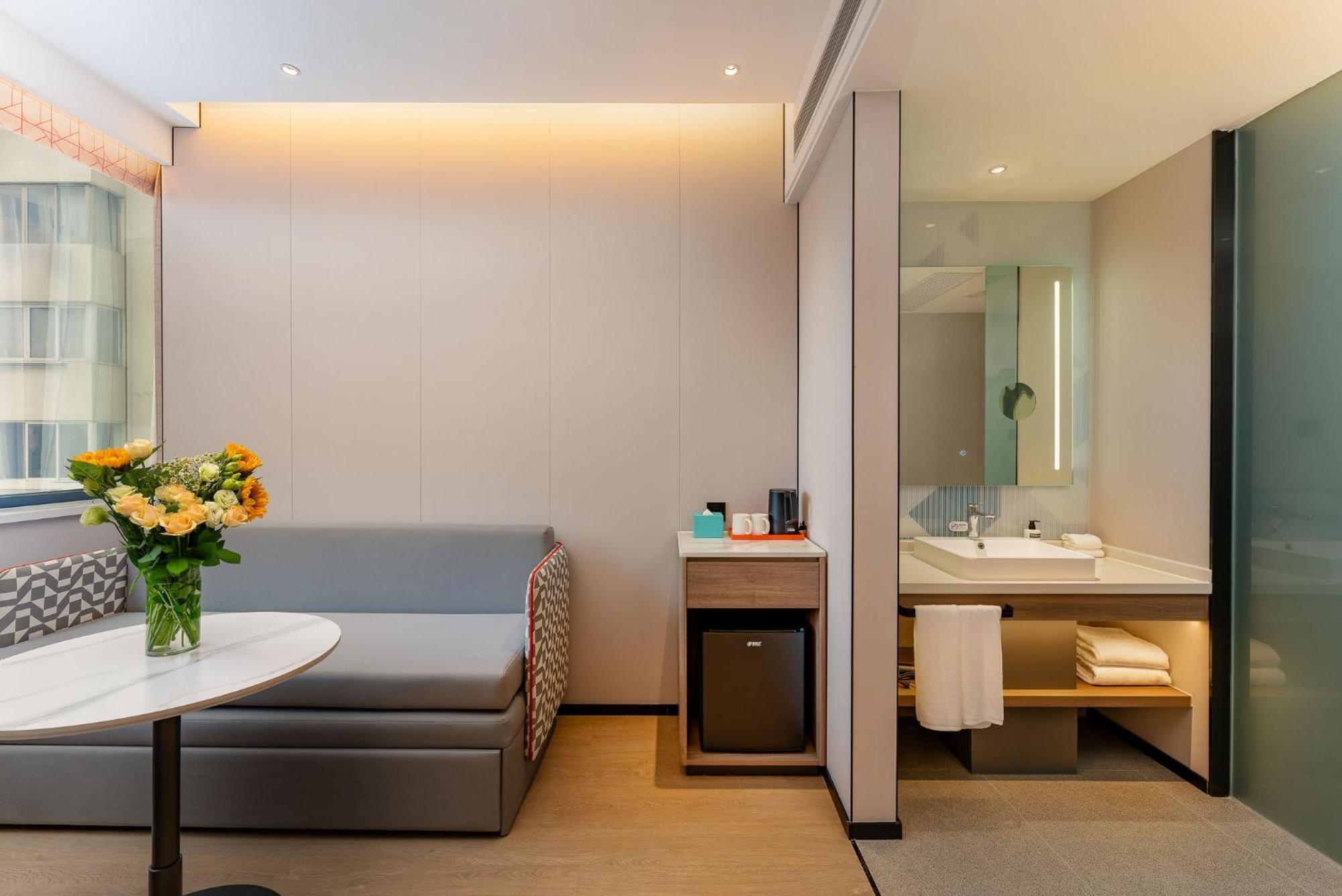 Holiday Inn Express Shanghai Jing'An Temple By Ihg Buitenkant foto