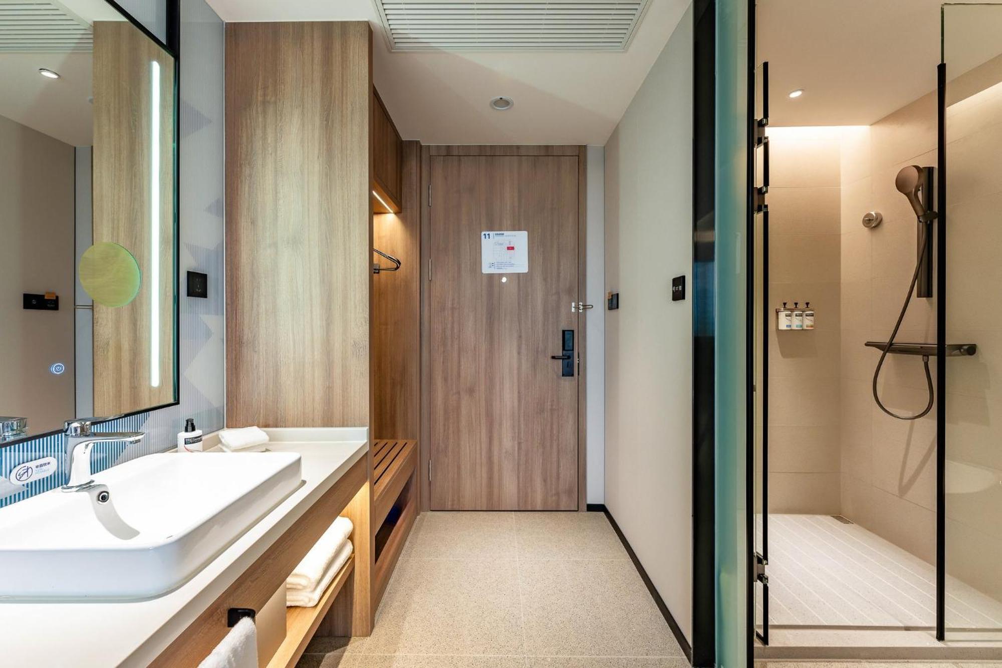 Holiday Inn Express Shanghai Jing'An Temple By Ihg Buitenkant foto