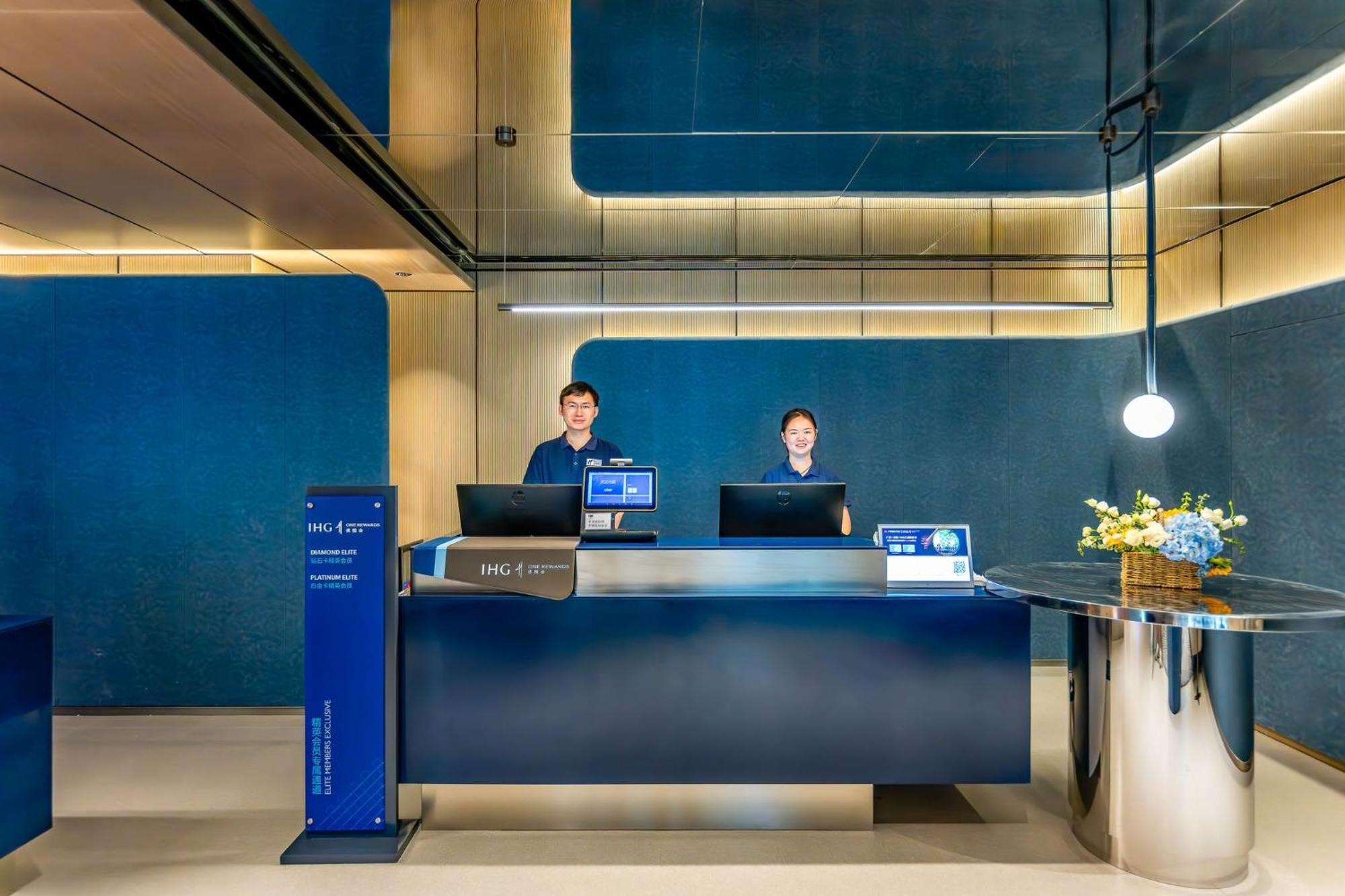 Holiday Inn Express Shanghai Jing'An Temple By Ihg Buitenkant foto